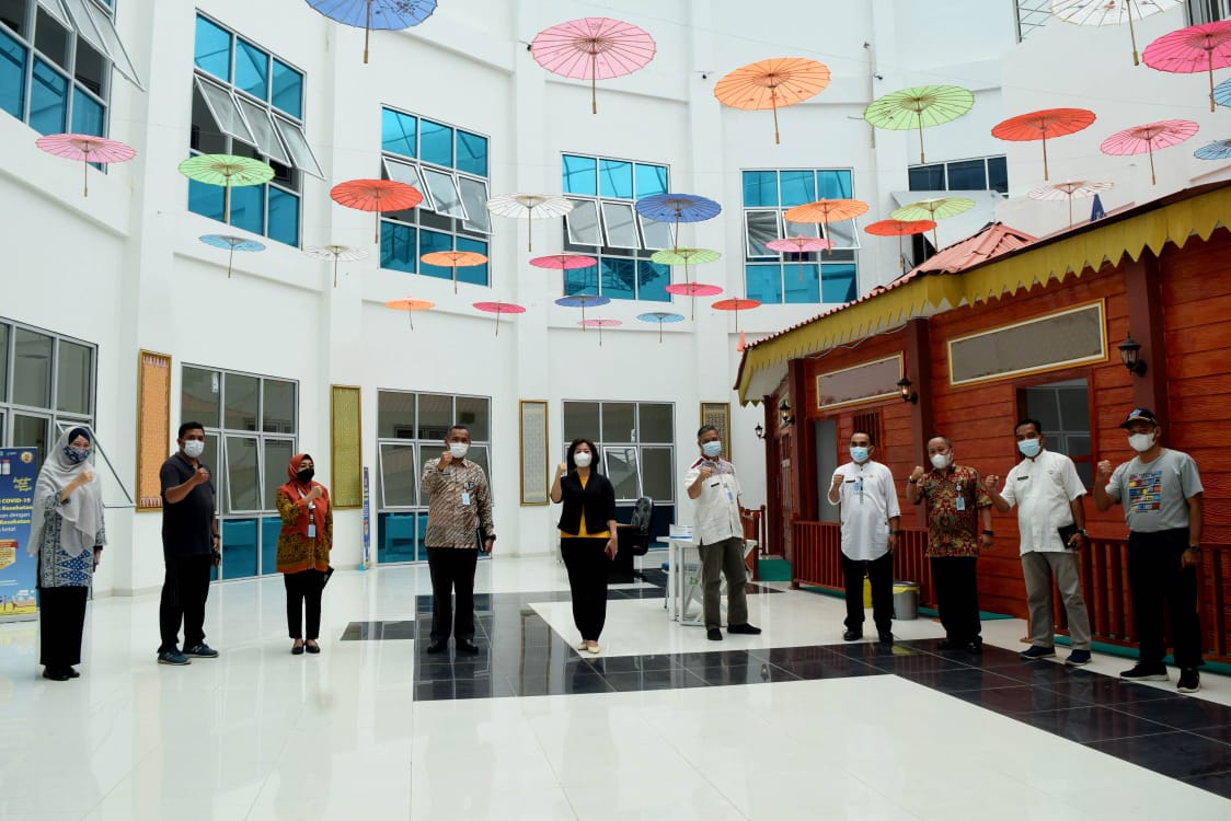 Ketua DPRD Kabupaten Bangka Tengah, Me Hoa : RSUD Dr. (H.C.) Ir. Soekarno Provinsi Kepulauan Bangka Belitung adalah Rumah Sakit Rujukan Terbaik di Provinsi Kepulauan Bangka Belitung