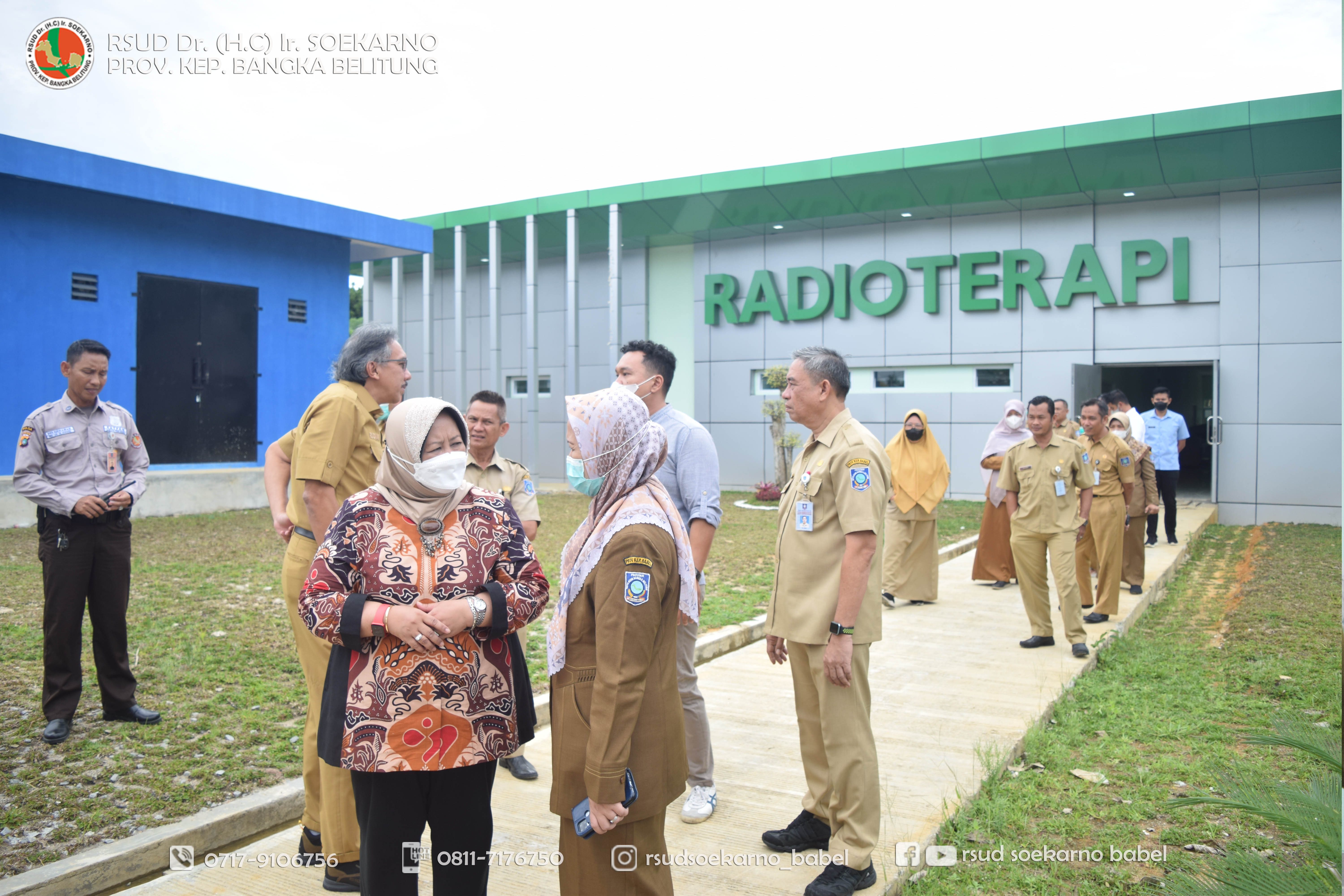 PJ. GUBERNUR BERSAMA ISTRI BERKUNJUNG  KE RSUD SOEKARNO
